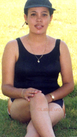 Date this exotic Dominican Republic girl Noemy from Santo Domingo N3709