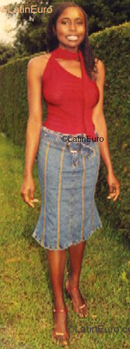 Date this charming Any Country girl Pauline from  A9515