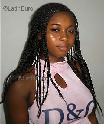 Date this athletic Cameroon girl Chanceline from Yaounde A9603