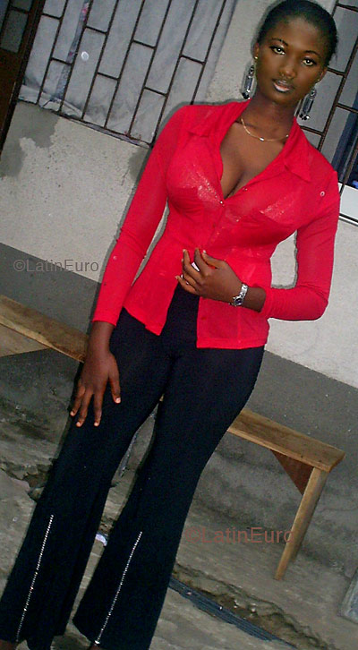 Date this young Ivory Coast girl Sandrine from Abidjan A9699