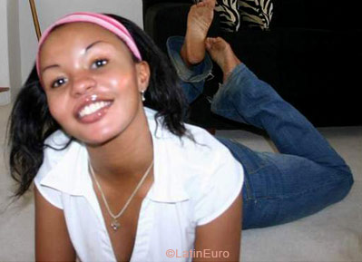 Date this cute Any Country girl Luiza from  A9832