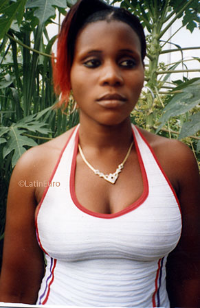 Date this attractive Ivory Coast girl Nina from  A9886
