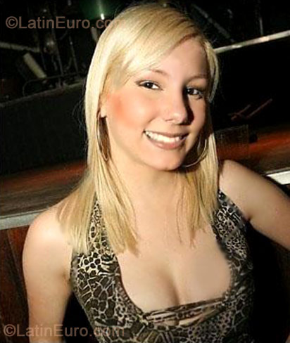 Date this charming Brazil girl Camila from Curitiba B-122
