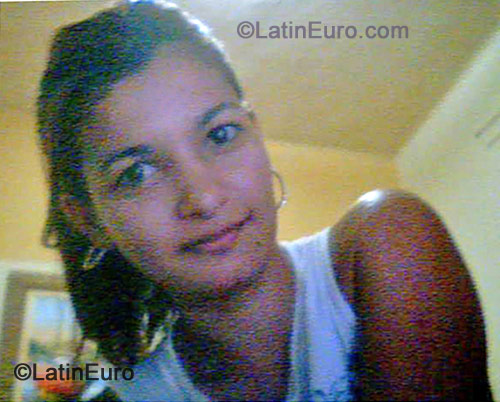 Date this lovely Brazil girl Francielle from Rio de Janeiro B-167