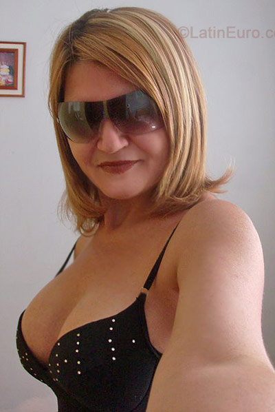 Date this attractive Brazil girl Divina from Vila Velha BR4044