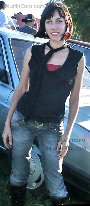 Date this attractive Brazil girl Alexsandra from Itapema  B-175