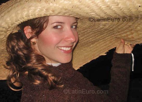 Date this cute Brazil girl Ana from Curitba B-188