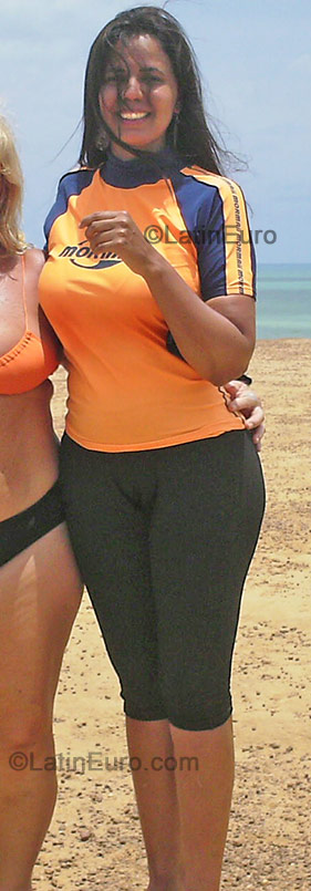 Date this good-looking Brazil girl Andrea from Sao Paulo BR4092