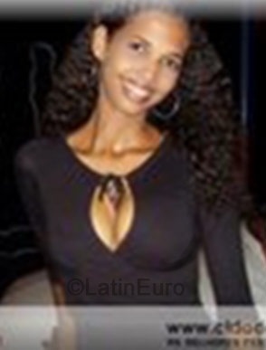 Date this sensual Brazil girl Viviane from Cuiaba B-232