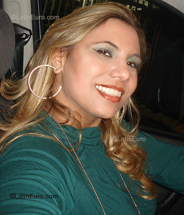 Date this delightful Brazil girl Cristiana from Mogi Guacu B-236