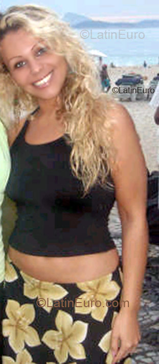 Date this pretty Brazil girl Andreza from  B-272