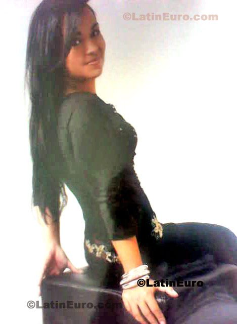 Date this voluptuous Brazil girl Elaine from Rio de Janeiro BR3566