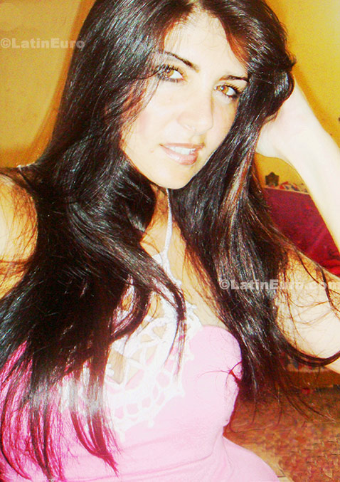 Date this nice looking Brazil girl Janaina from Fortaleza B-99