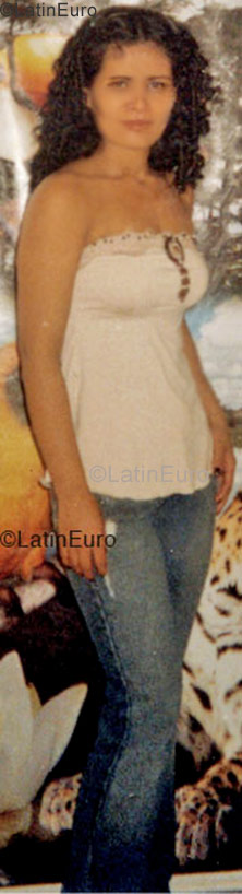 Date this beautiful Brazil girl Nelly from  B1008