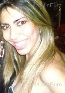 Date this hot Brazil girl Fernanda from Uberlandia B1027