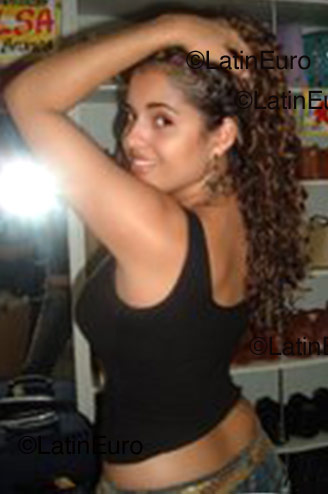 Date this tall Brazil girl Gislaine from Anapolis B1037
