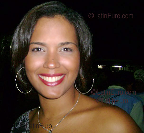 Date this fun Brazil girl Ana from Araguaina B1078