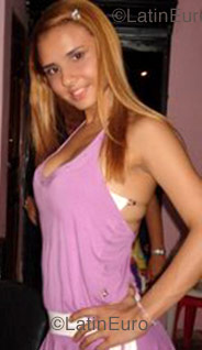 Date this nice looking Brazil girl Stephanie from Belem B1103
