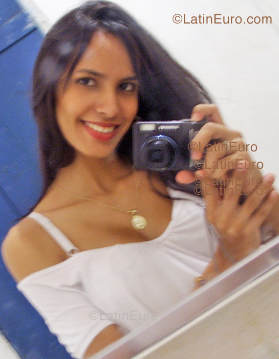 Date this athletic Brazil girl Barbara from Aracaju B1130