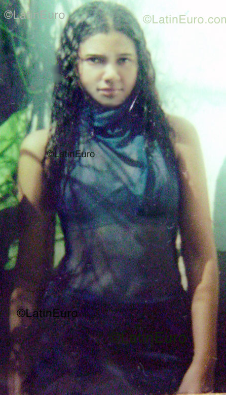 Date this attractive Brazil girl Francinete from Teresina B1201