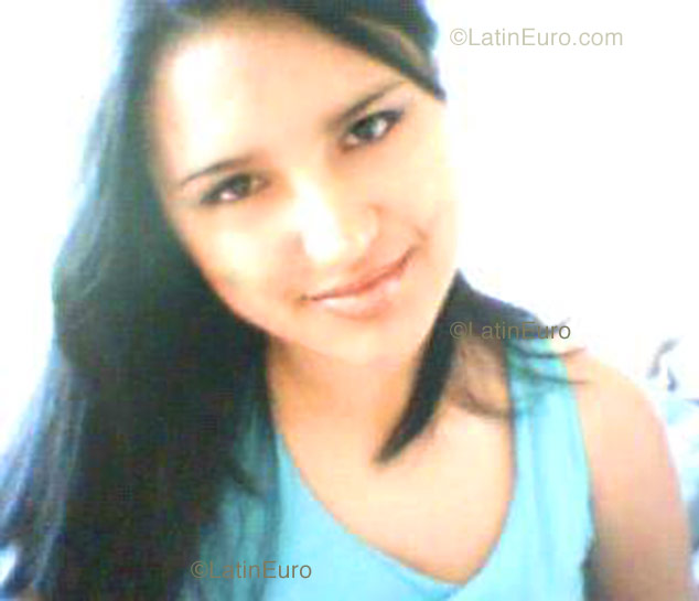 Date this delightful Brazil girl Vanessa from Fraiburgo B1207