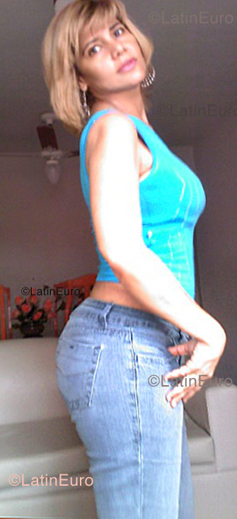 Date this gorgeous Brazil girl Lindlaura from Recife B1214