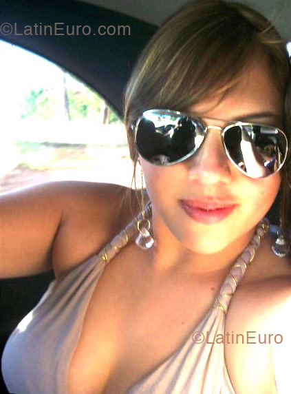 Date this athletic Brazil girl Juliana from Brasilia B1250