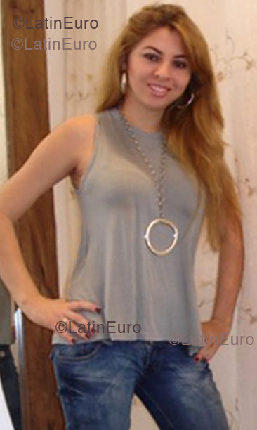 Date this foxy Brazil girl Daniela from Nucleo Bandeirantes B1304