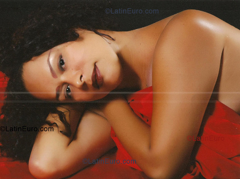 Date this delightful Brazil girl Cristiani from Vitoria B1331