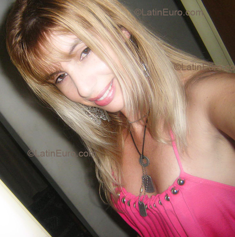 Date this nice looking Brazil girl Elisangela from Mirandopolis B1376