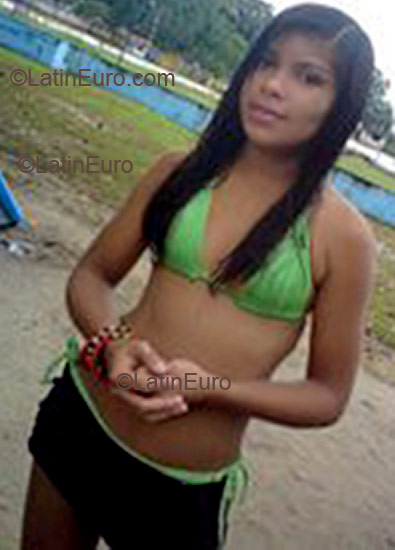 Date this lovely Brazil girl Sara from Belem B1379