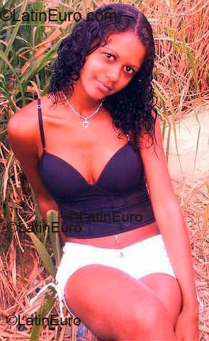 Date this sensual Brazil girl Rita from Recife B1388