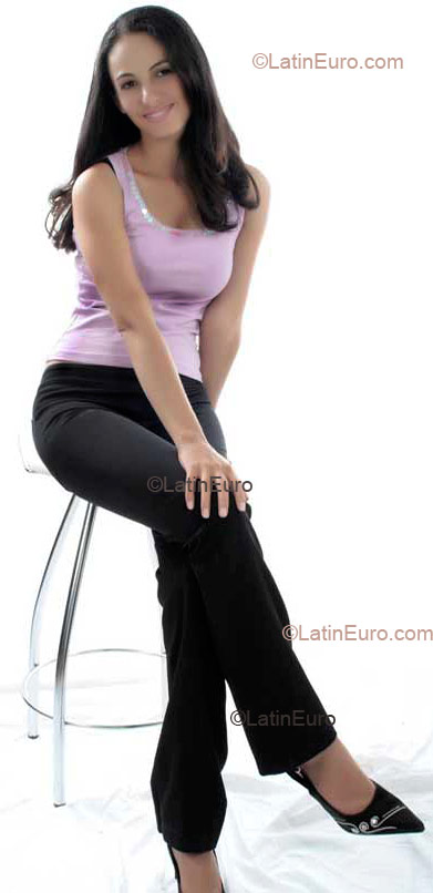 Date this gorgeous Brazil girl Edvania from Palmas B1419