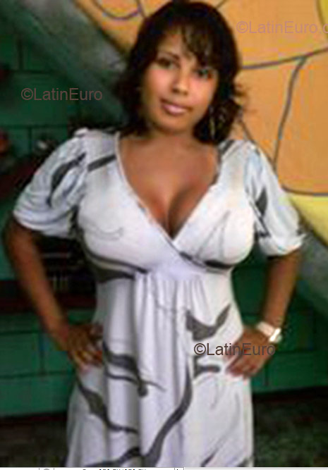 Date this lovely Brazil girl Bruna from Rio de Janeiro B1472