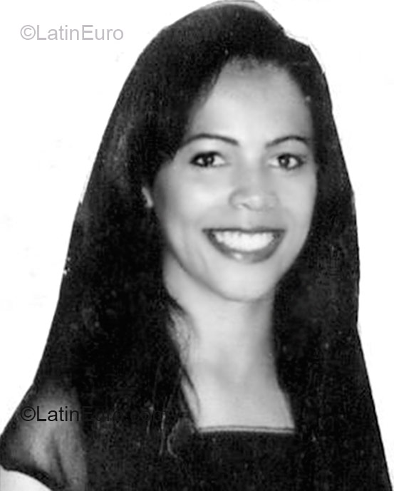 Date this pretty Brazil girl Diva from Brasilia B1477