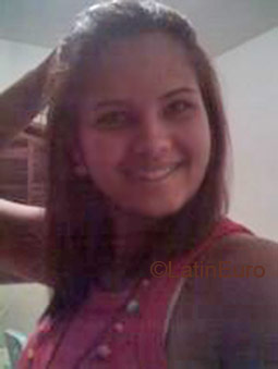 Date this gorgeous Brazil girl Priscilla from Niteroi B1483