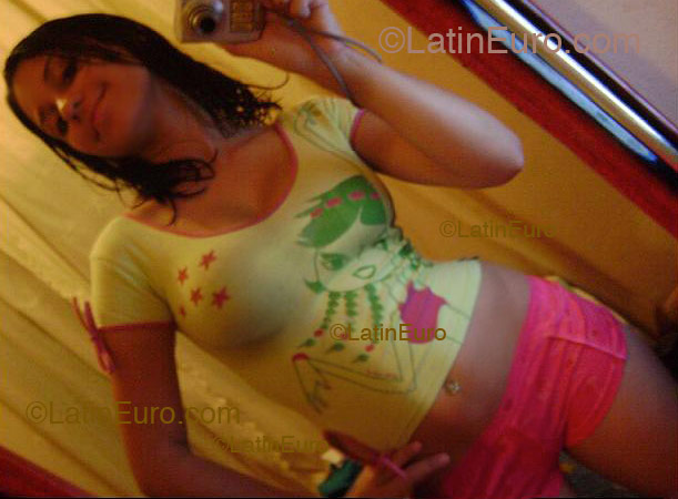 Date this delightful Brazil girl Liege from Andira B1561