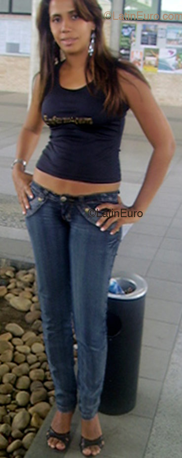 Date this sultry Brazil girl Edily from Feira de Santana B1614