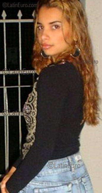 Date this attractive Brazil girl Sara from Vila Velha B1633