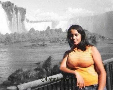 Date this passionate Brazil girl Tathyane from Foz do Iguacu B1646