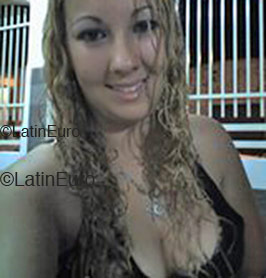 Date this beautiful Brazil girl Ahagiani from Auriflama B1709