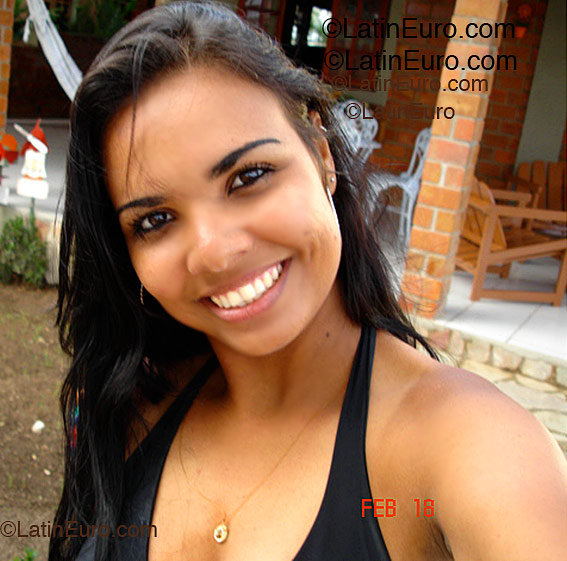 Date this sensual Brazil girl Rita De Cassia from Recife B1737