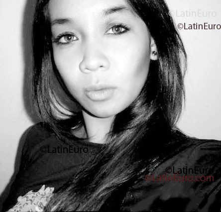 Date this fun Brazil girl Sathy from  B1819