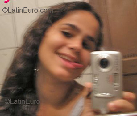 Date this pretty Brazil girl Marcella from Vitoria B1861