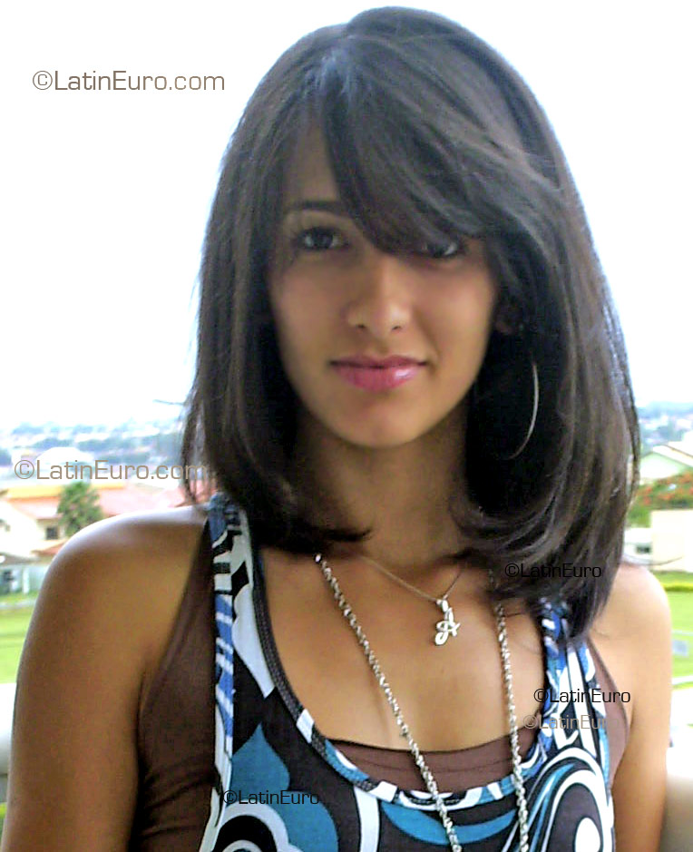 Date this exotic Brazil girl Andreia from Goiania B1909