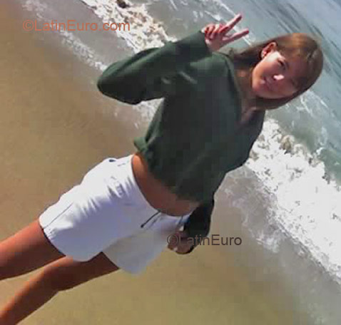 Date this nice looking Brazil girl Flaviane from  B1976