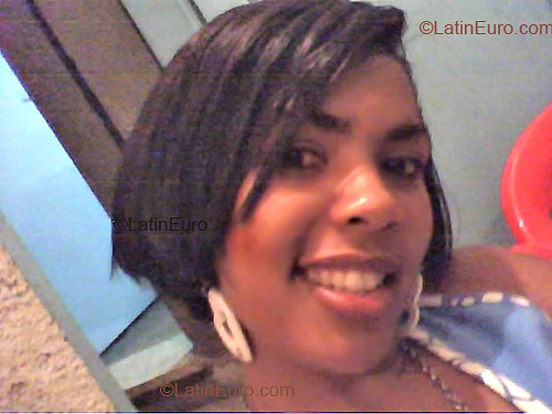 Date this foxy Brazil girl Cassia from Quatis B2015
