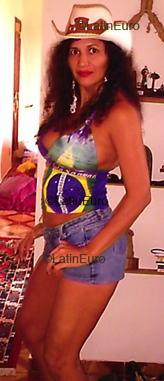 Date this voluptuous Brazil girl Cristina from Rio De Janeiro B2030