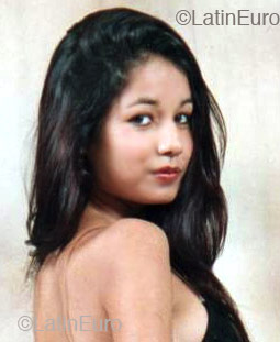 Date this lovely Brazil girl Elayne from  B2034