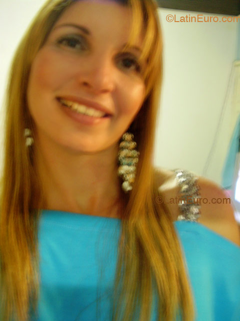 Date this charming Brazil girl Dilaney from  B2063